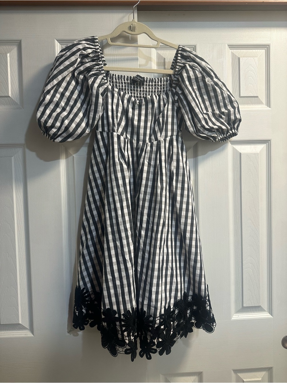 kate spade Black and White Gingham Puff-Sleeve Dress with Floral Lace Hem